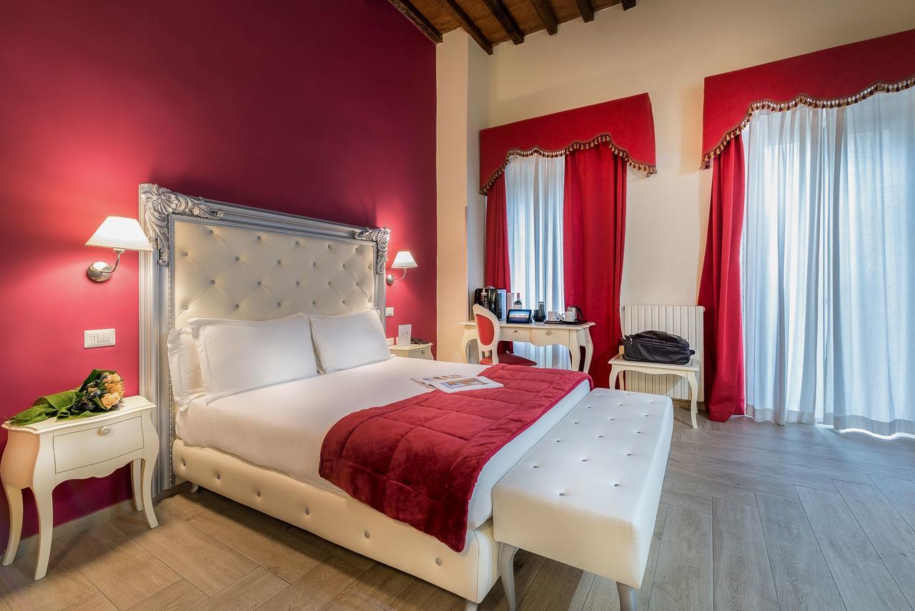 Deluxe Double Room,548842371:JPEG
